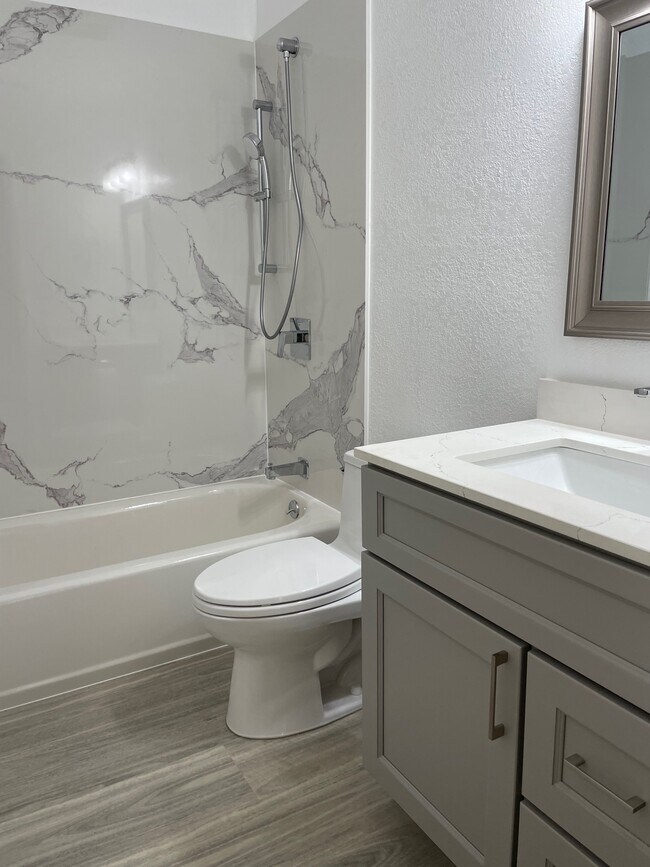 Baño de invitados - 1111 Lord Nelson Ln