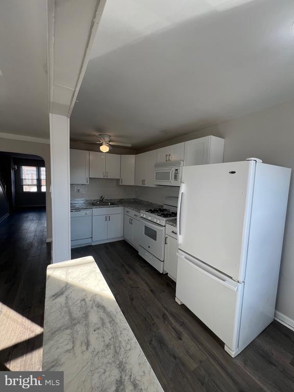 Foto del edificio - 952 Grant Rd