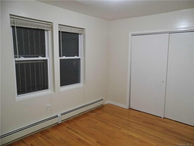 Foto del edificio - 171-33-17104 104th Ave