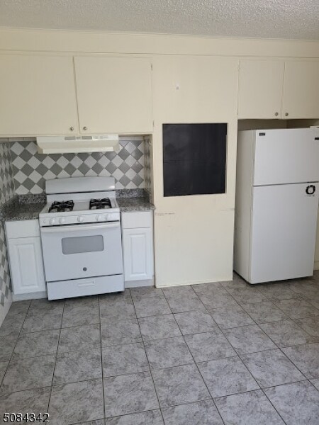 Building Photo - 24 Duryea St