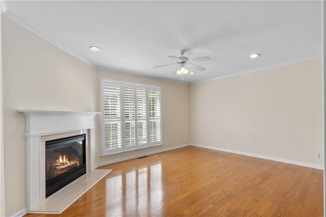 Foto del edificio - 1886 Greystone Oaks Way