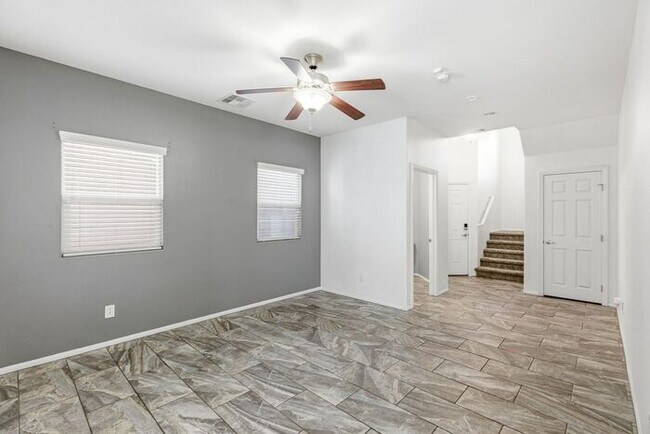 Foto del edificio - Your Next Home Awaits | 4 Bed, 3 Bath with Private Pool