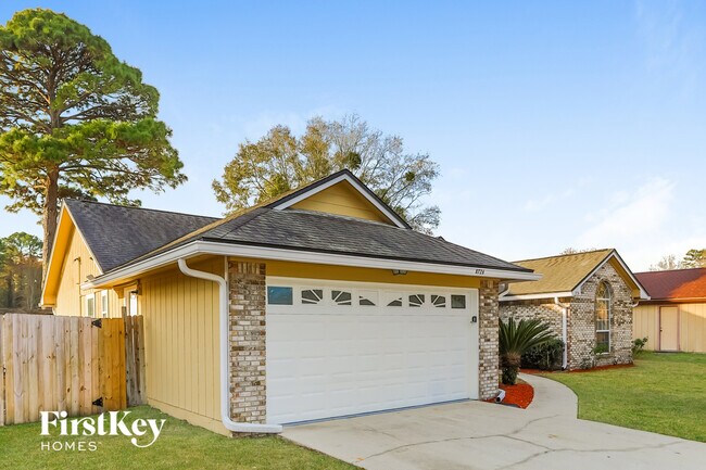 Building Photo - 8726 Bandera Cir S