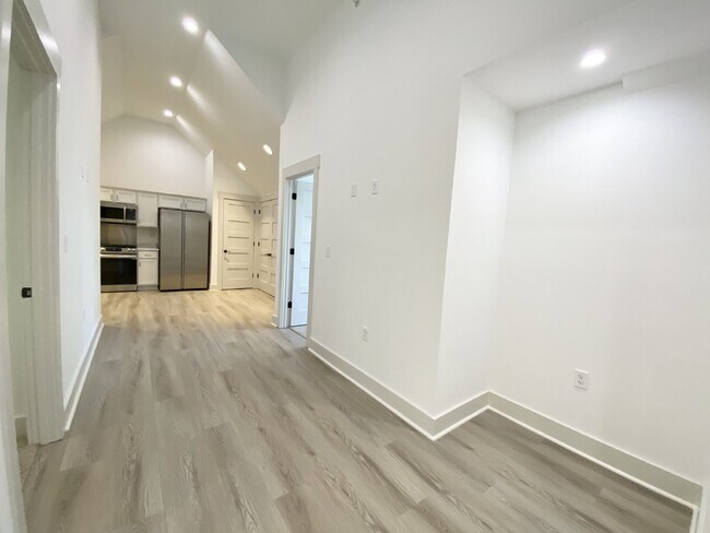 Foto del edificio - One Bedoom w/ Office Space, In the Heart of Old Town Bluffton!