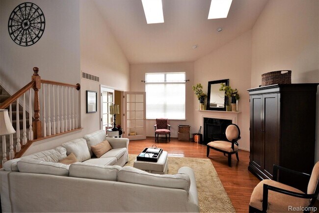Foto del edificio - 4890 Spring Meadow Dr