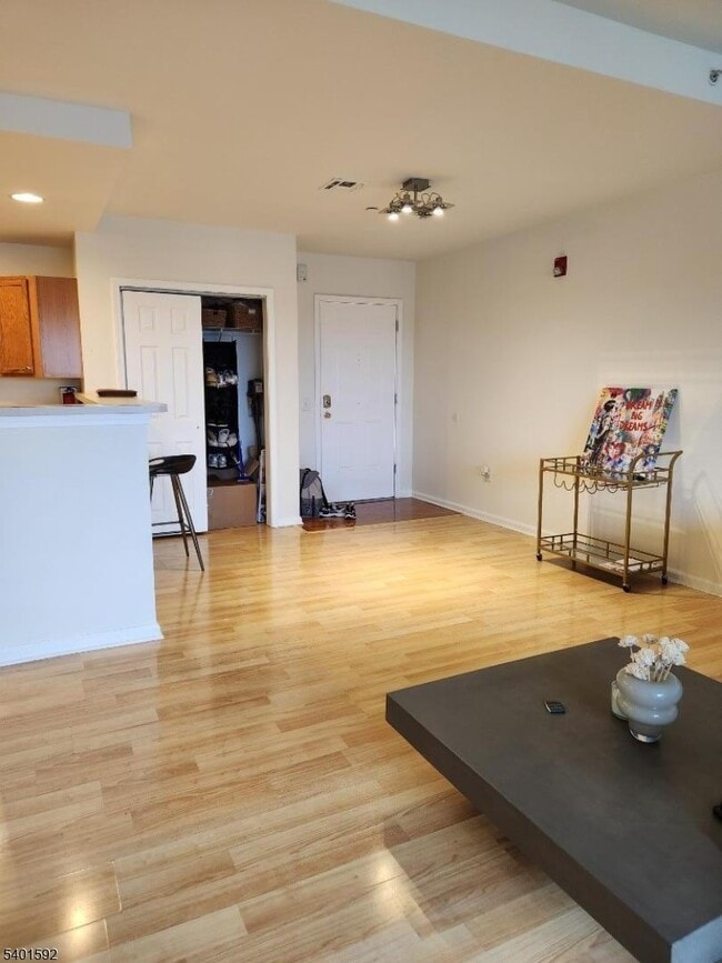 Building Photo - 358 Rector St