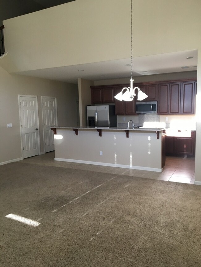 Building Photo - Large 3/2.5/2 Home on Virginia Lake in Gle...
