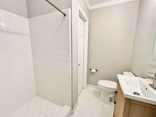 Foto del edificio - 5030 Meadow Ln