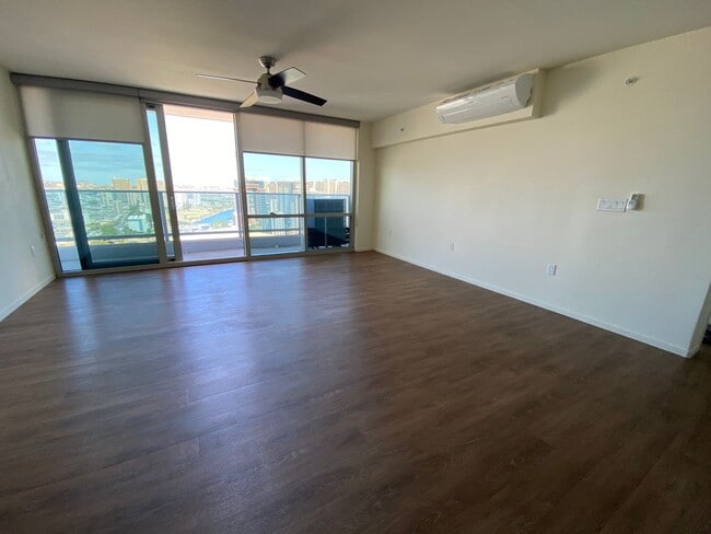 Building Photo - 1631 Kapiolani Blvd