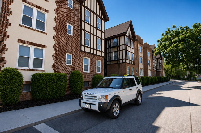 Building Photo - South Grove Apartments