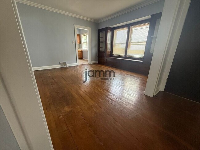 Foto del edificio - 10232 Almira Ave