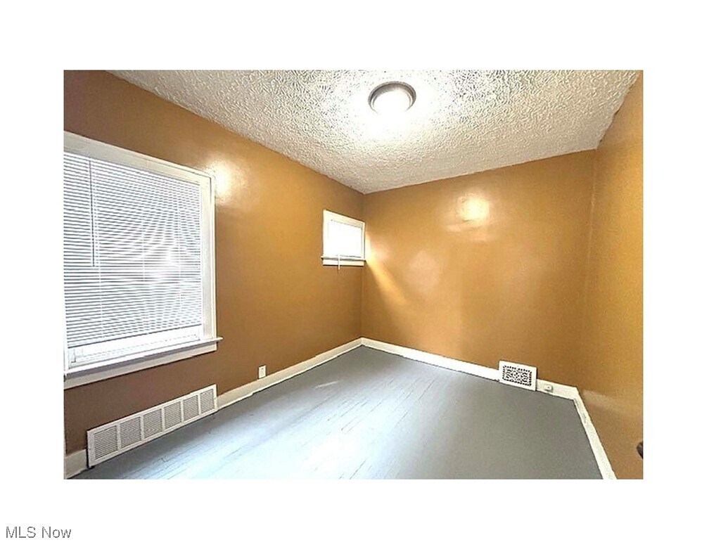 Foto del edificio - 13438-13438 Hartford Rd