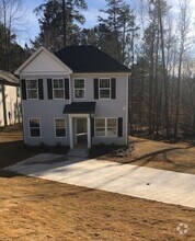 Building Photo - 2760 Fleetwood Dr