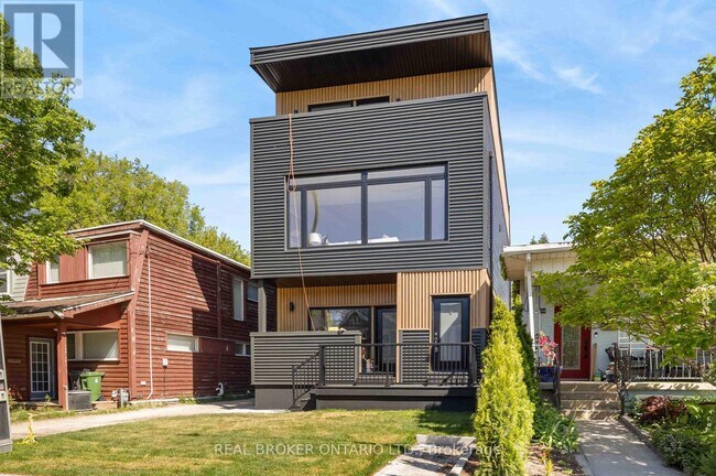 Photo du bâtiment - 102 Boultbee Ave