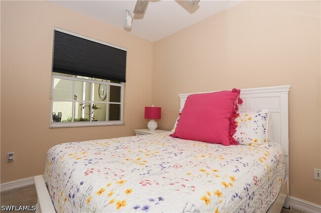 Foto del edificio - 1710 Tarpon Bay Dr S