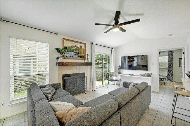 Foto del edificio - 3605 Leafield Dr