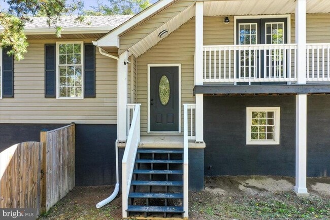 Building Photo - 72 Pioneer Ln