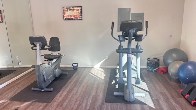 Building Photo - Los Arboles Apartments