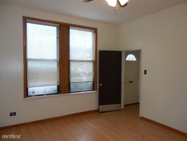 Building Photo - 2419 W McLean Ave
