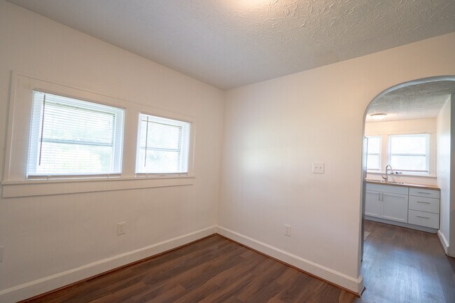 Foto del edificio - 433 N Randall St