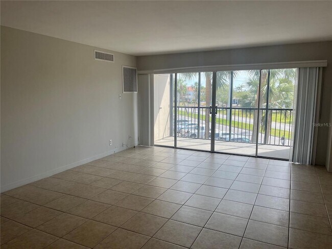Foto del edificio - 10355 Paradise Blvd