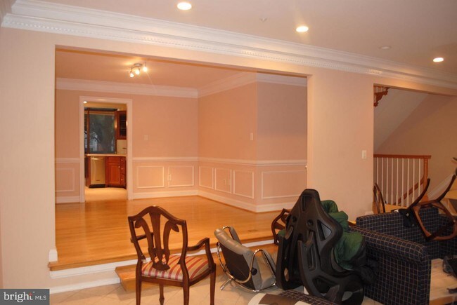 Foto del edificio - 5906 Maplewood Park Pl