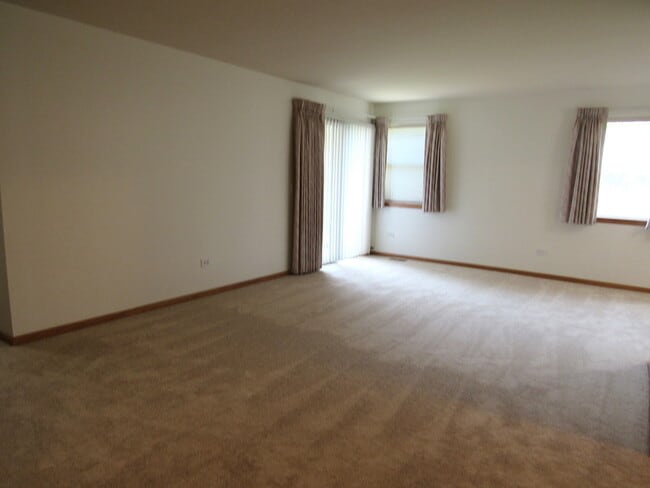 Building Photo - 28 Ashburn Ct