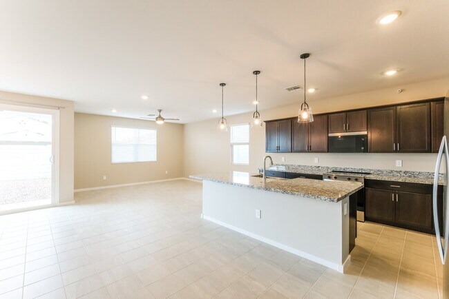 Foto del edificio - 24475 Chambers St