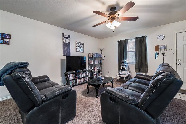 Building Photo - 17323 Cedar Rock Ct