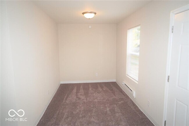 Foto del edificio - 4506 E 18th St