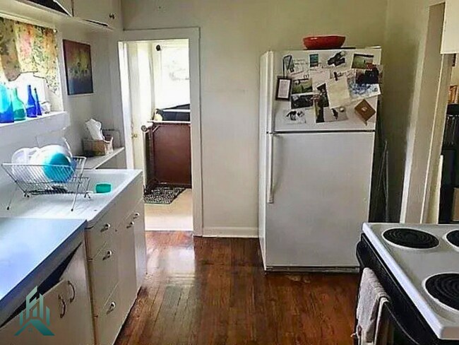 Building Photo - Cozy Single Family Home for Rent