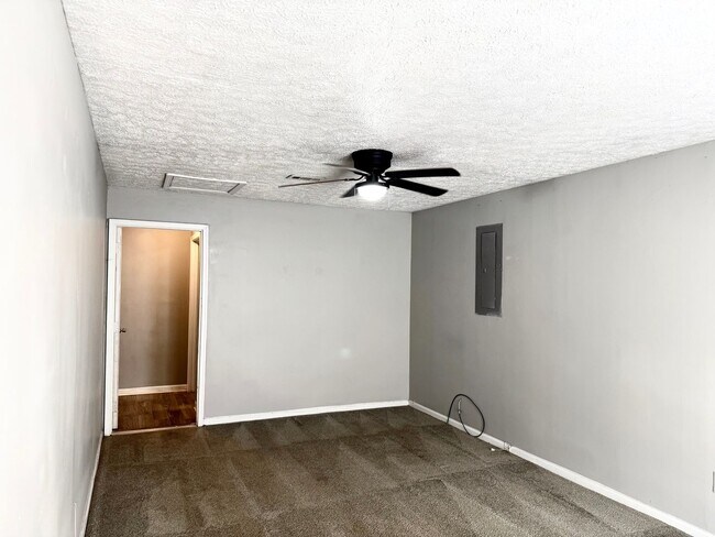 Foto del edificio - Available Now