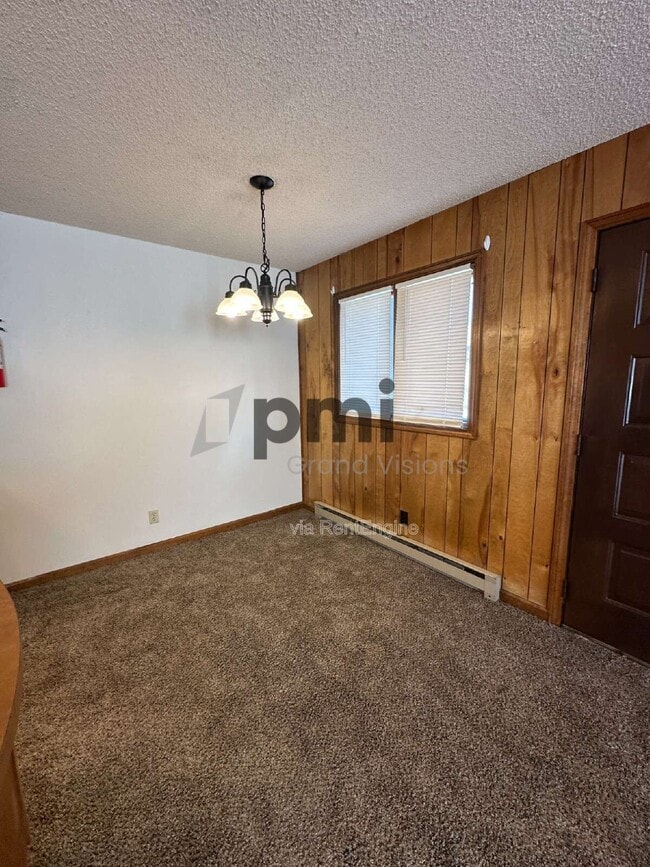 Building Photo - 955 4th St