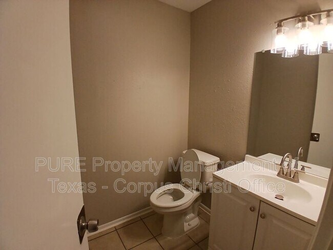 Building Photo - 5001 Middlecoff Cir