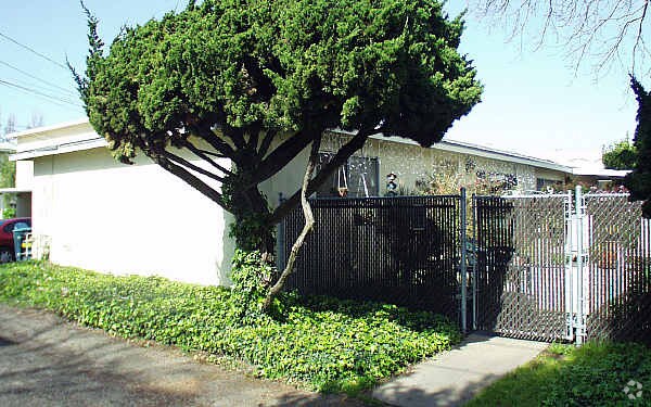 Building Photo - 1311 Colusa St
