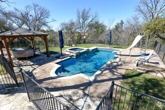 Building Photo - 10710 D-K Ranch Rd
