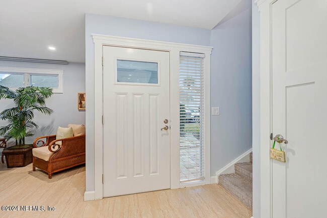Building Photo - 250 Deer Run Dr