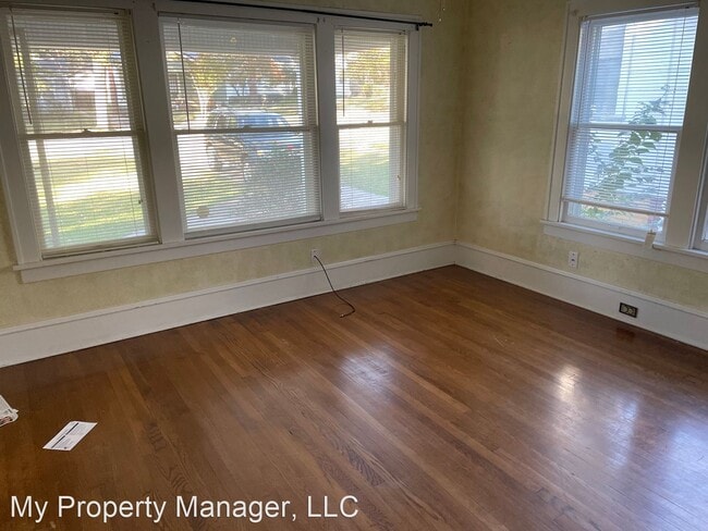 Building Photo - 3 br, 1 bath House - 627 Kirby Place