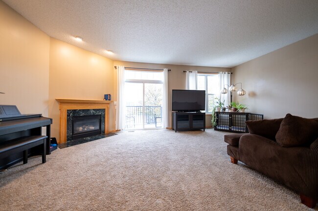 Foto del edificio - 706 Village Pkwy