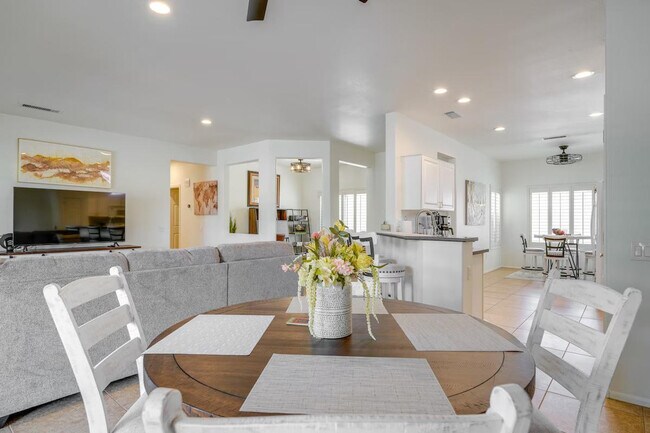 Building Photo - 16426 W Boulder Vista Dr