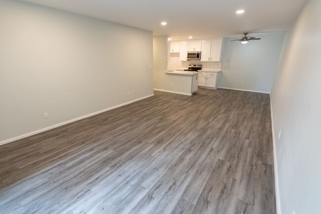 Interior Photo - 1635 North Martel Avenue