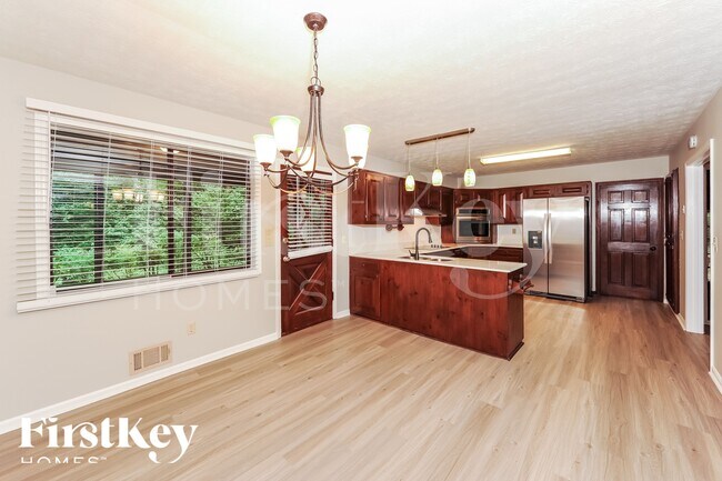 Building Photo - 1829 E Gate Dr