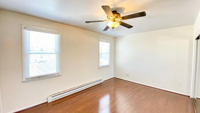 Foto del edificio - 304 Elsmere St