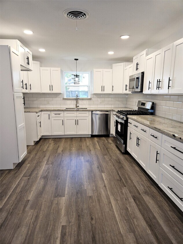 Foto principal - 652 6th St