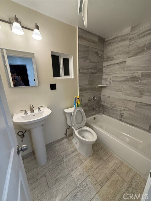 Foto del edificio - 2853 E 6th St