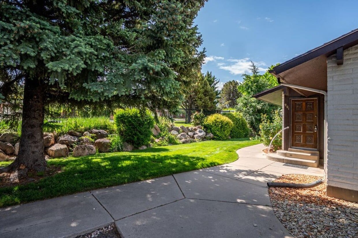 Primary Photo - Charming Townhome