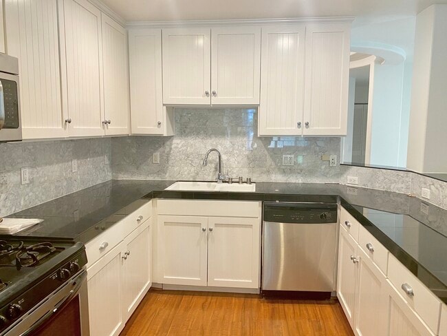 kitchen - 11611 Montana Ave