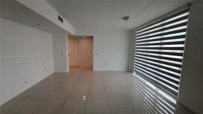 Foto del edificio - 7875 NW 107th Ave
