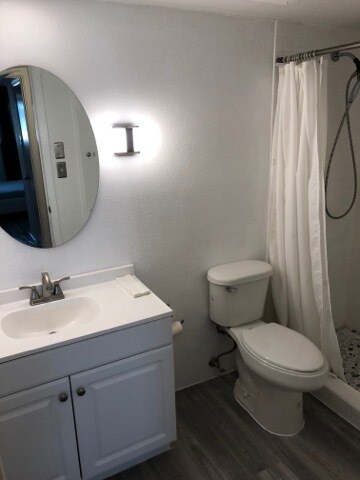 Foto del edificio - 10224 Regal Oaks Dr