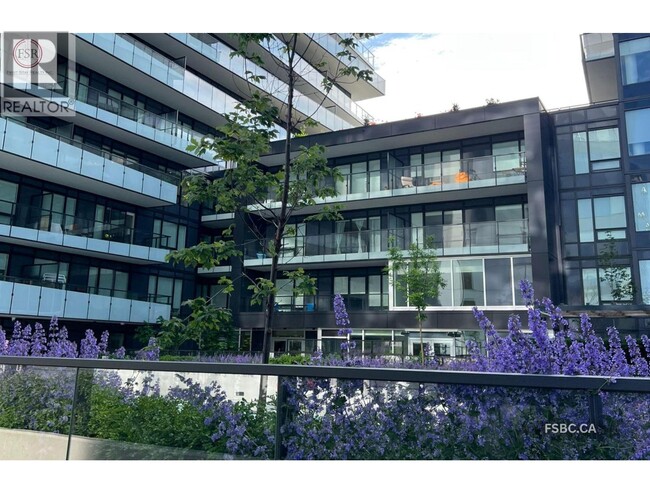 Building Photo - 7977 Lansdowne Rd